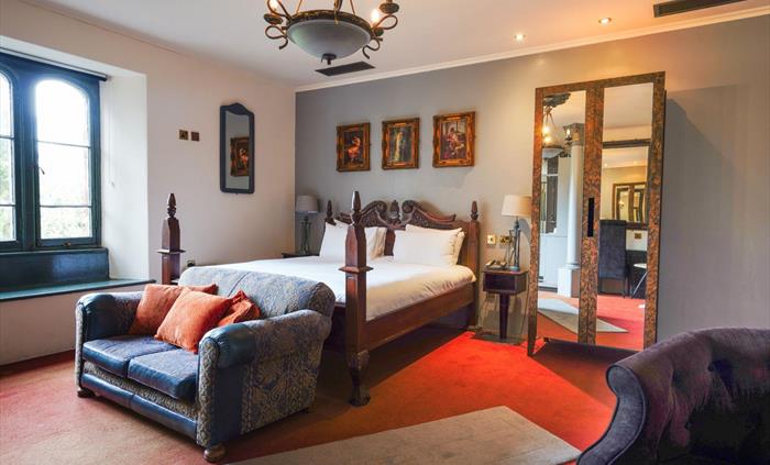 From comfortable twins and doubles to unique suites and luxury rooms. We offer a wide range of options for our guests
